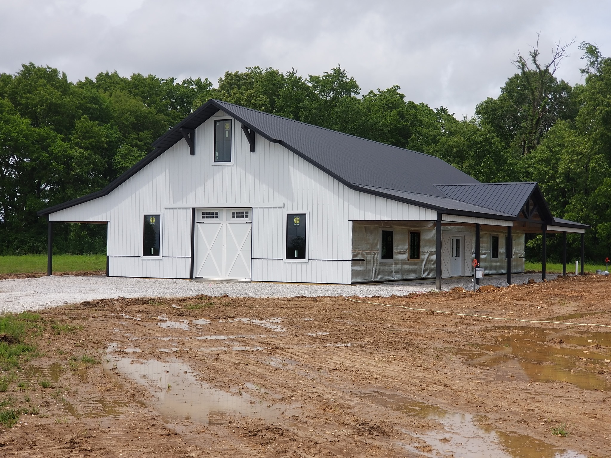Difference Between a Barndominium and House